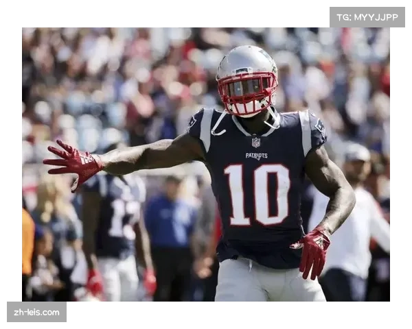 美洲虎特雷弗劳伦斯创历史纪录 单场5传球达阵1冲球达阵宣告蜕变